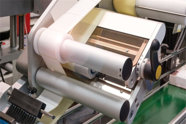 Tips for Maximizing Efficiency When Using a Hot Glue Labeling Machine