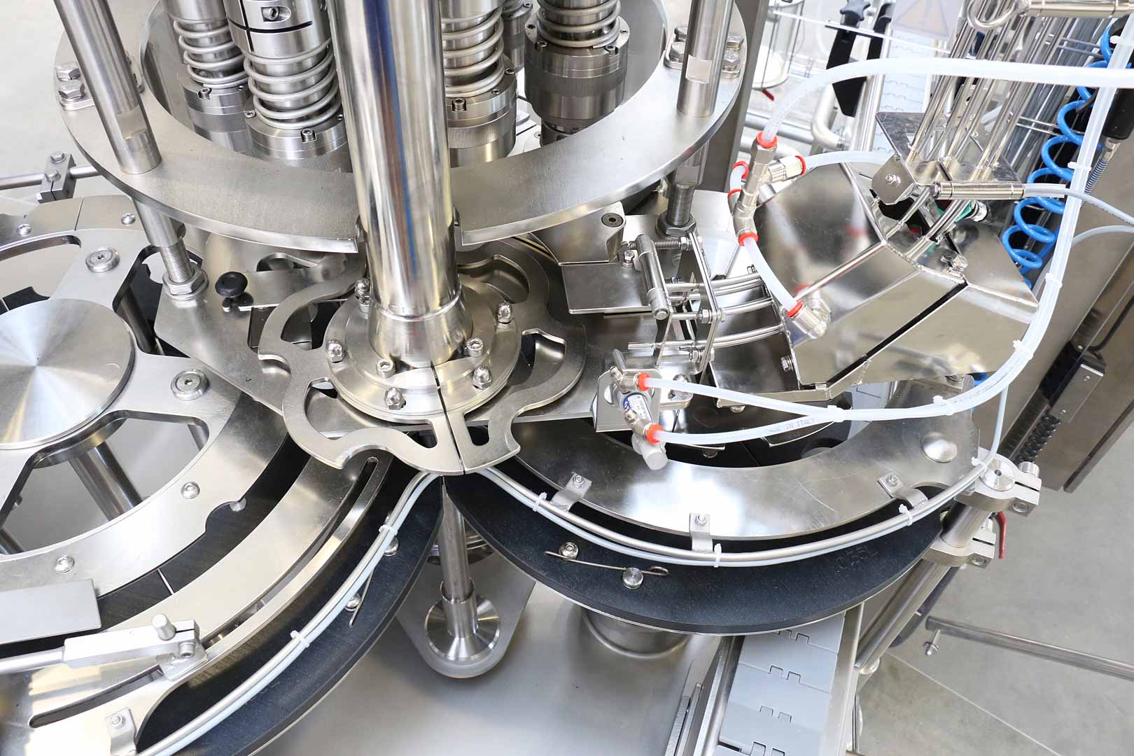 bottle capping machine