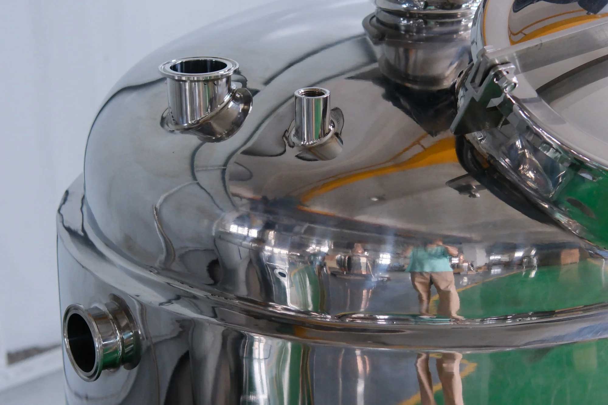 jacketed mixing tank with agitator